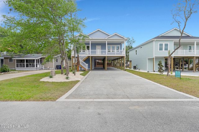 152 NE 1st Street, Oak Island, NC 28465