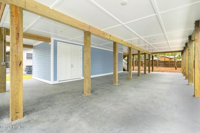 152 NE 1st Street, Oak Island, NC 28465