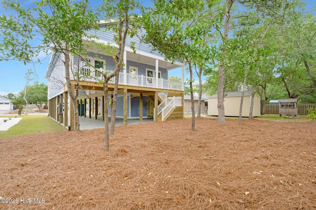 152 NE 1st Street, Oak Island, NC 28465