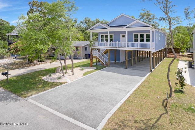 152 NE 1st Street, Oak Island, NC 28465
