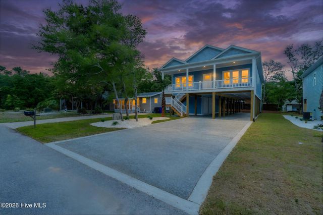 152 NE 1st Street, Oak Island, NC 28465