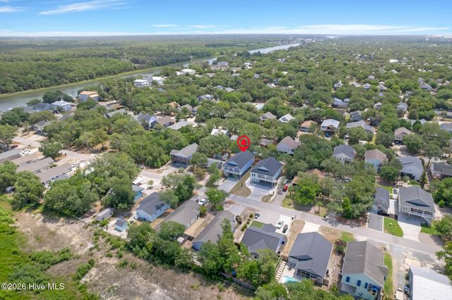 152 NE 1st Street, Oak Island, NC 28465