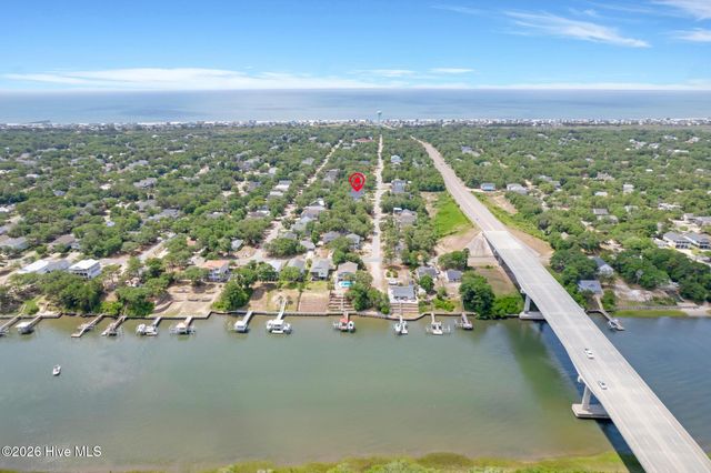 152 NE 1st Street, Oak Island, NC 28465