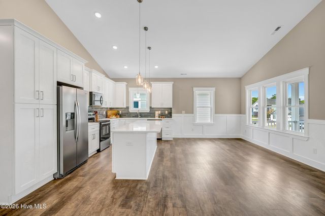 152 NE 1st Street, Oak Island, NC 28465