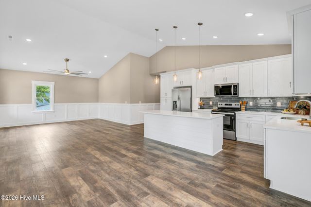 152 NE 1st Street, Oak Island, NC 28465