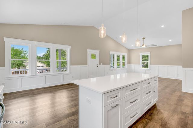 152 NE 1st Street, Oak Island, NC 28465