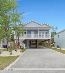 152 NE 1st Street, Oak Island, NC 28465