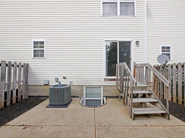 1113 Green Knoll Drive, Westerville, OH 43081