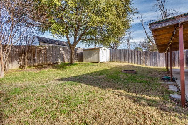 616 Black Hills Drive, Burleson, TX 76028