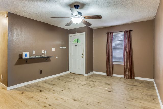 616 Black Hills Drive, Burleson, TX 76028