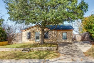 616 Black Hills Drive, Burleson, TX 76028
