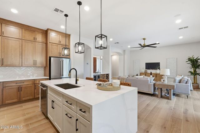 18008 W OCOTILLO Avenue, Goodyear, AZ 85338