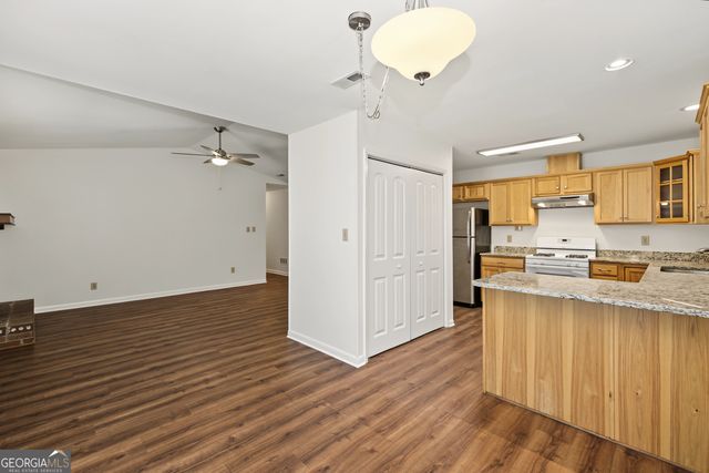 102 Quail Run, Peachtree City, GA 30269