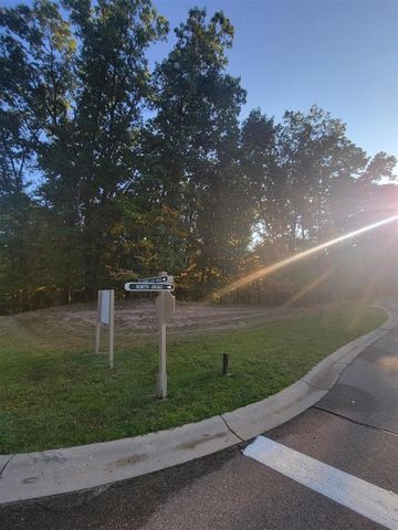 6433 N Shore Drive, Richland, MI 49083