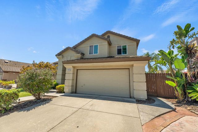 2893 Pitzer Cir, West Sacramento, CA 95691