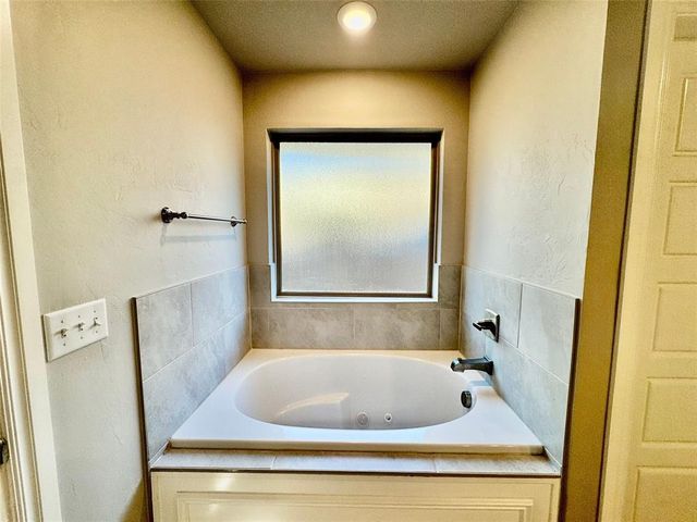 8416 Rainier Street, Edmond, OK 73034