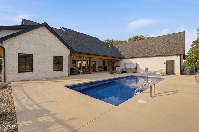 141 Kitzmiller Road, Gray, TN 37615