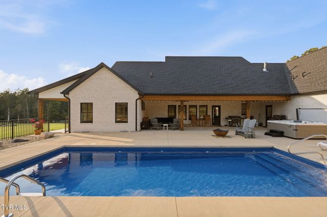 141 Kitzmiller Road, Gray, TN 37615