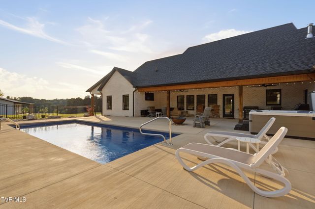 141 Kitzmiller Road, Gray, TN 37615