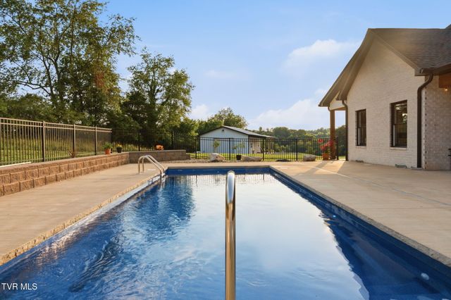 141 Kitzmiller Road, Gray, TN 37615