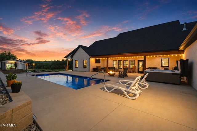 141 Kitzmiller Road, Gray, TN 37615