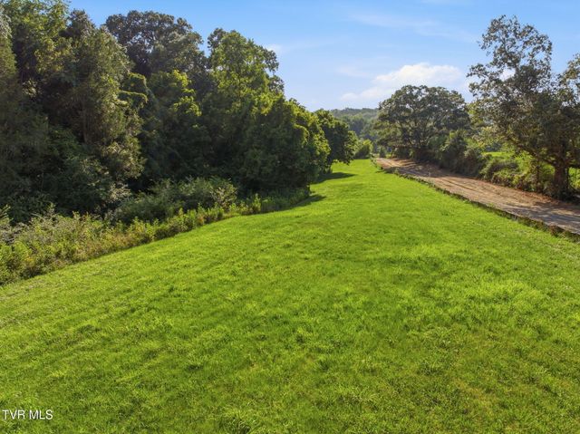141 Kitzmiller Road, Gray, TN 37615