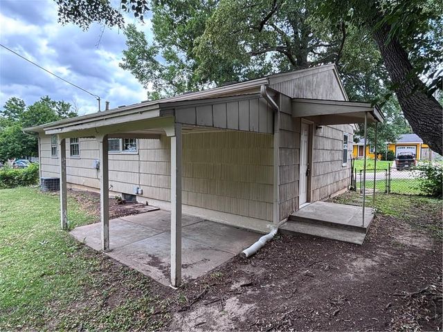 9130 E 44th Street, Kansas City, MO 64133