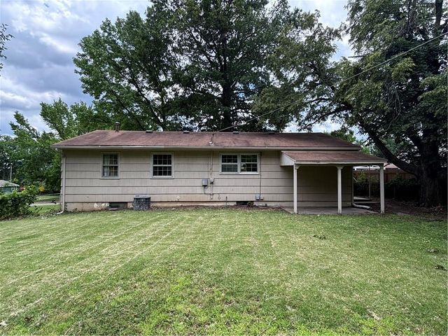 9130 E 44th Street, Kansas City, MO 64133