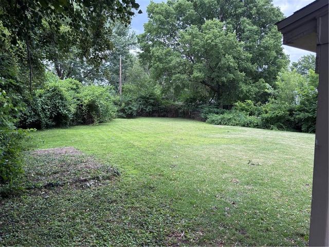 9130 E 44th Street, Kansas City, MO 64133