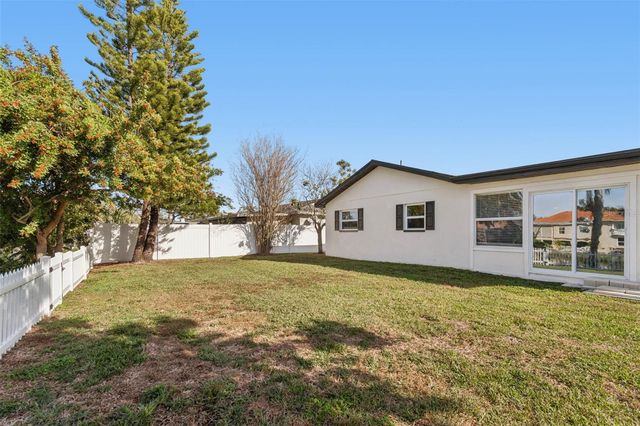 8324 DENISE DRIVE, Seminole, FL 33777