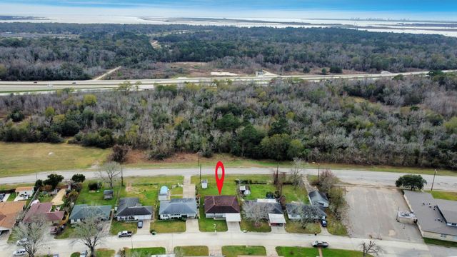 900 S Circle Drive, Baytown, TX 77520