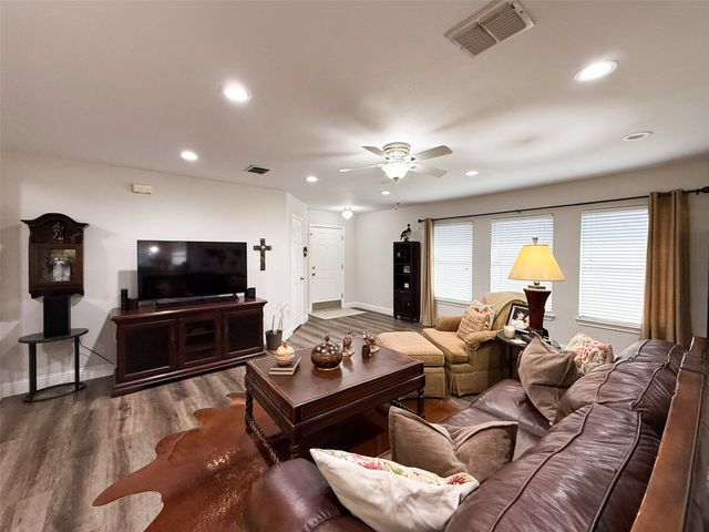 2017 Yellowstone Lane, Corinth, TX 76210