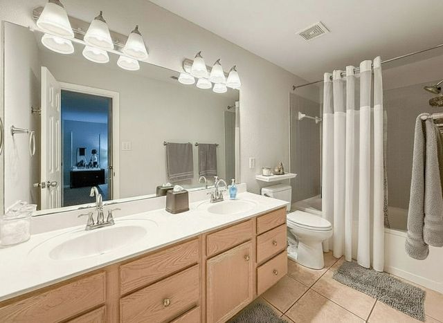 2017 Yellowstone Lane, Corinth, TX 76210