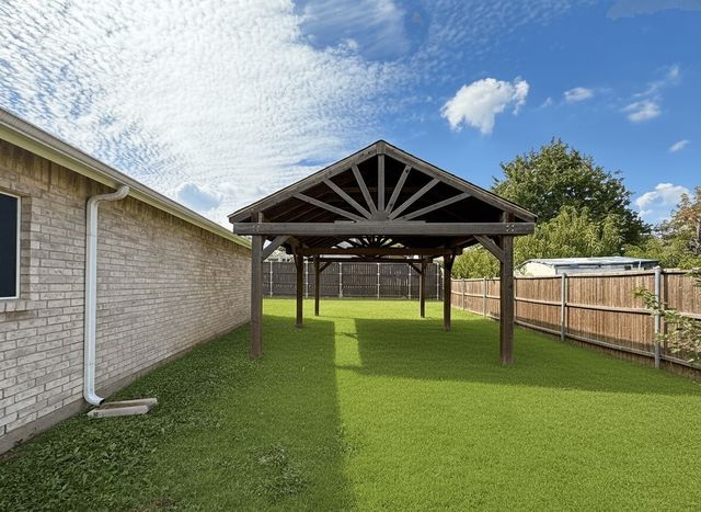 2017 Yellowstone Lane, Corinth, TX 76210