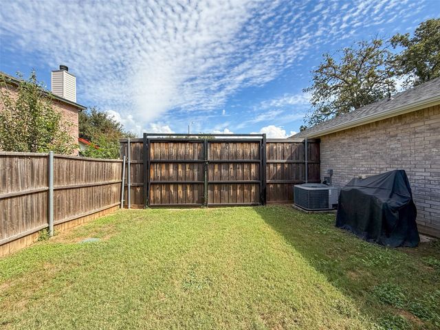 2017 Yellowstone Lane, Corinth, TX 76210