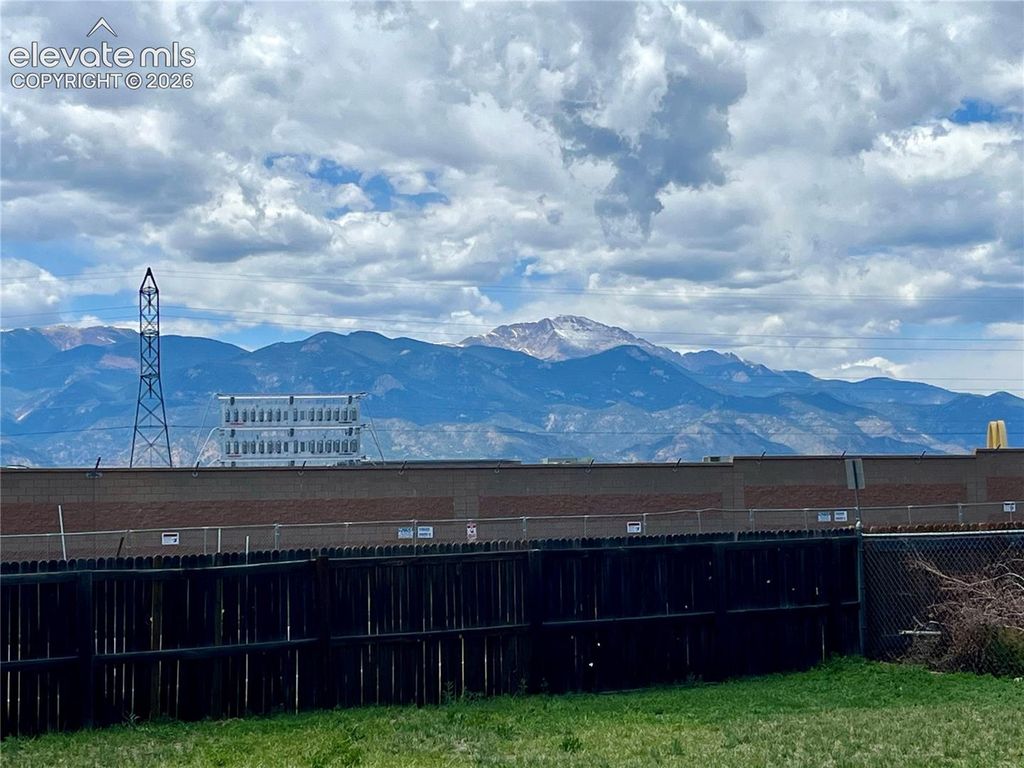 2590 Faulkner Drive, Colorado Springs, CO 80916 — photo 2