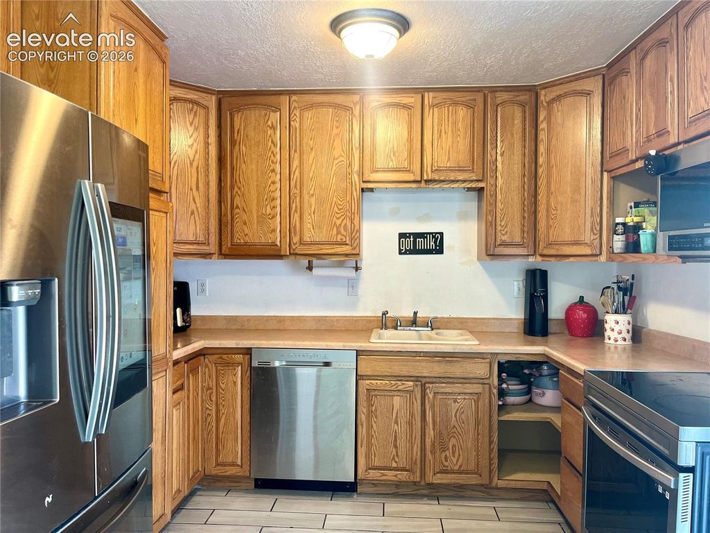 2590 Faulkner Drive, Colorado Springs, CO 80916 — photo 3