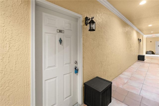 4307 BAYSIDE VILLAGE DRIVE 103, Tampa, FL 33615
