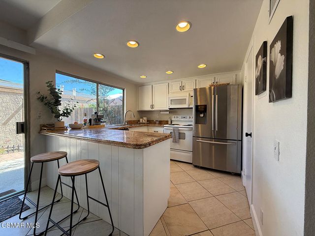 20112 Runnymede Street 3, Winnetka, CA 91306
