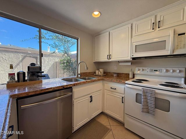 20112 Runnymede Street 3, Winnetka, CA 91306