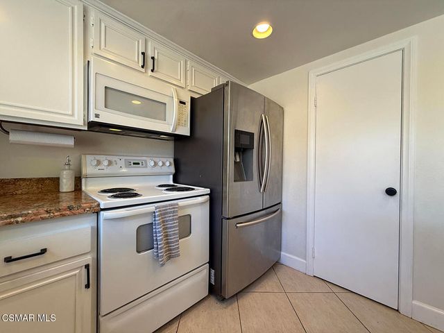 20112 Runnymede Street 3, Winnetka, CA 91306