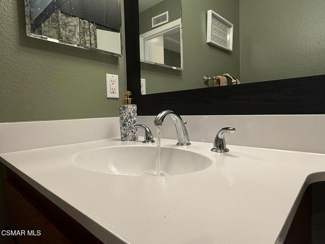 20112 Runnymede Street 3, Winnetka, CA 91306