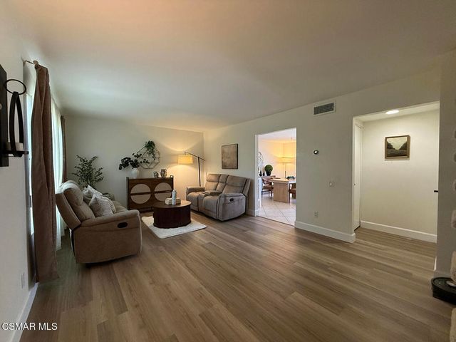 20112 Runnymede Street 3, Winnetka, CA 91306
