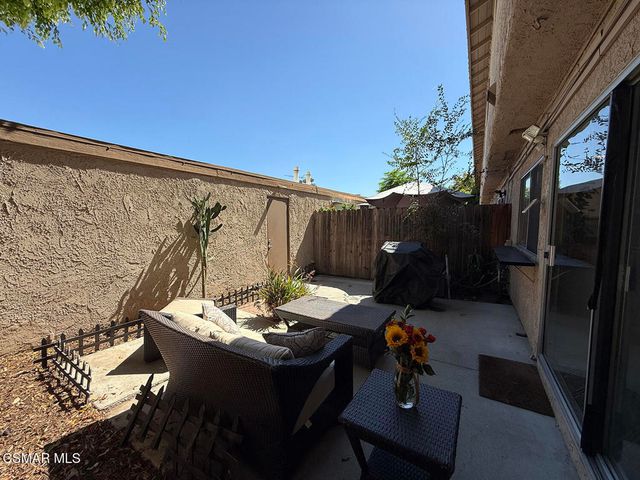 20112 Runnymede Street 3, Winnetka, CA 91306