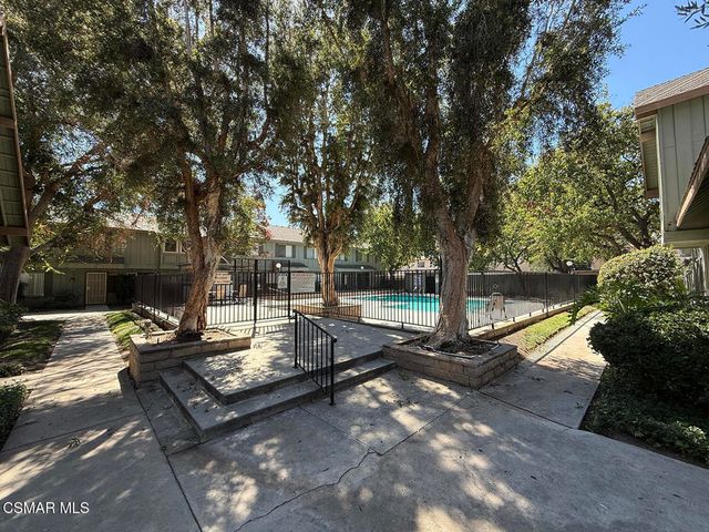20112 Runnymede Street 3, Winnetka, CA 91306