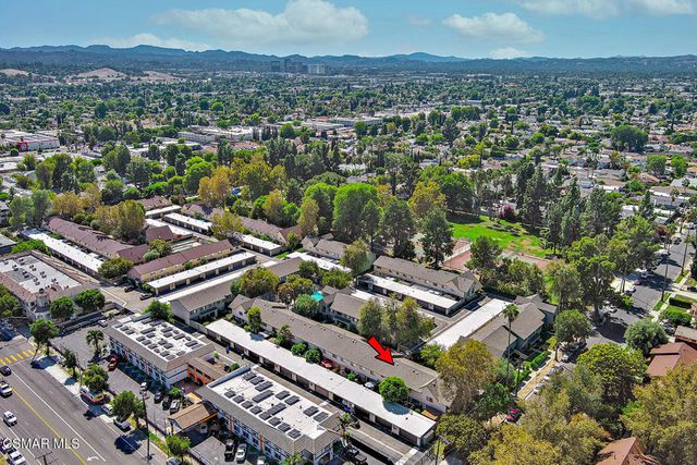 20112 Runnymede Street 3, Winnetka, CA 91306