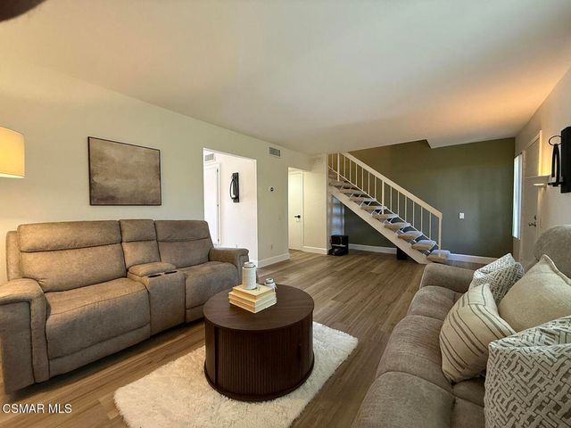 20112 Runnymede Street 3, Winnetka, CA 91306