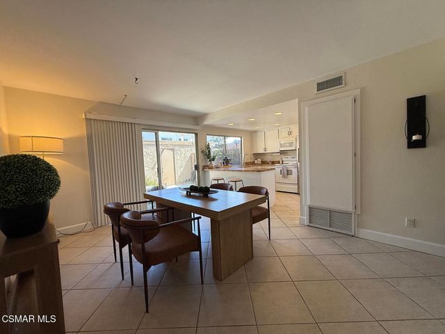 20112 Runnymede Street 3, Winnetka, CA 91306