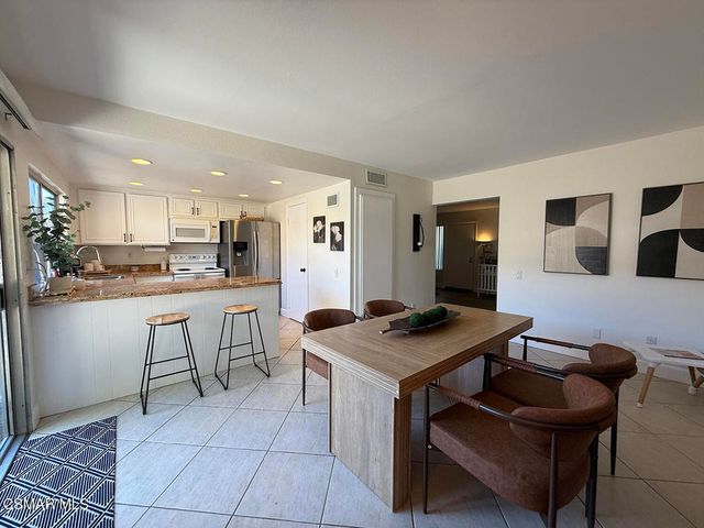 20112 Runnymede Street 3, Winnetka, CA 91306