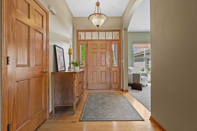 115 Howell AVENUE, Waukesha, WI 53188